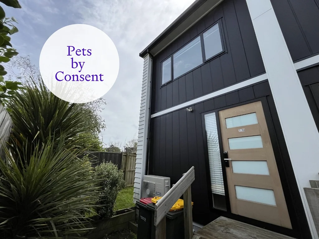 Spacious Backyard Corner Unit