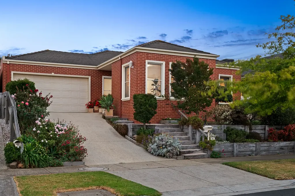 35 Leigh Road, Highton, VIC 3216