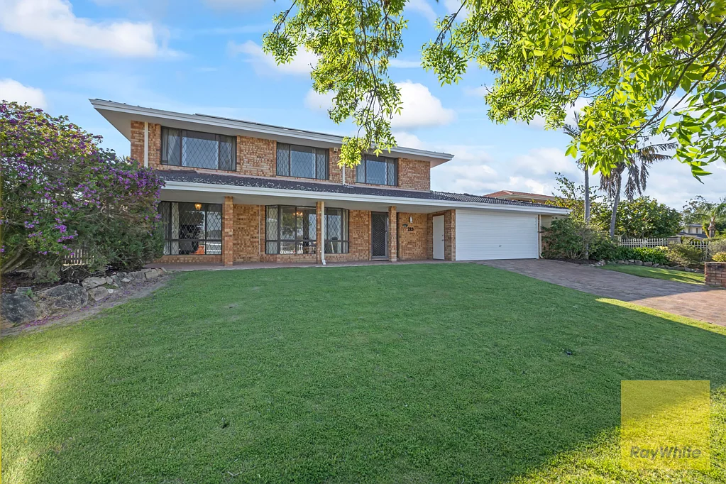 219 Summerlakes Parade, Ballajura, WA 6066