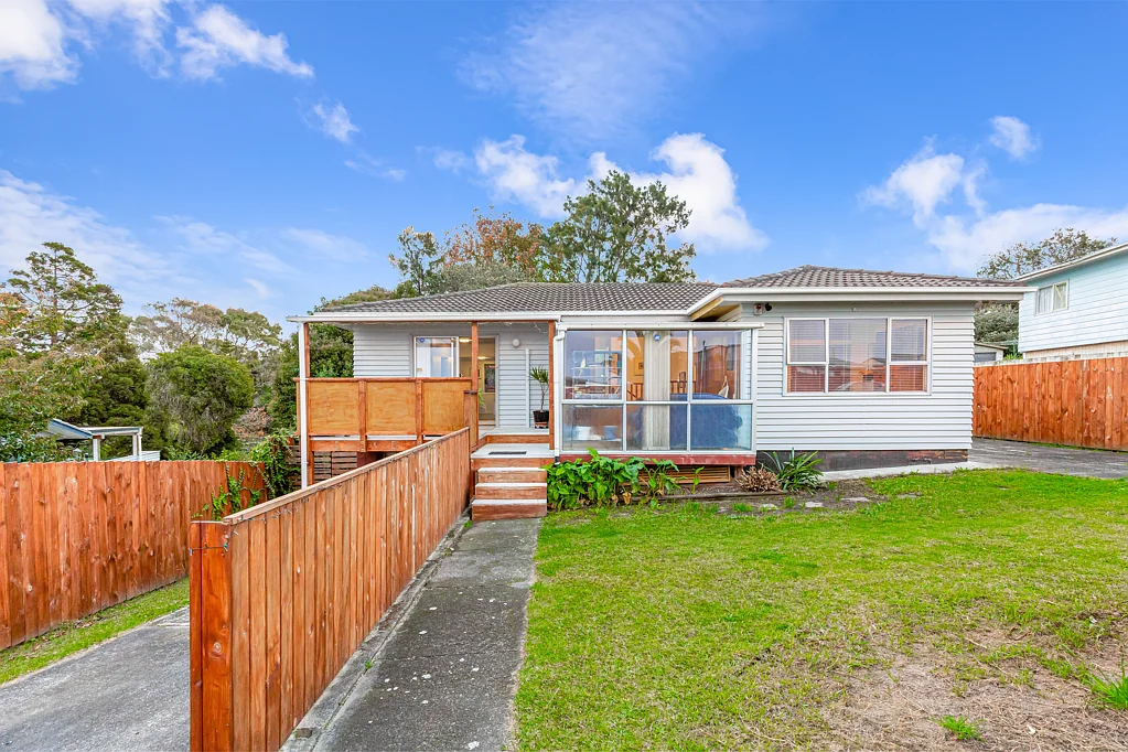13 Redwood drive, Massey, Waitakere City, Auckland