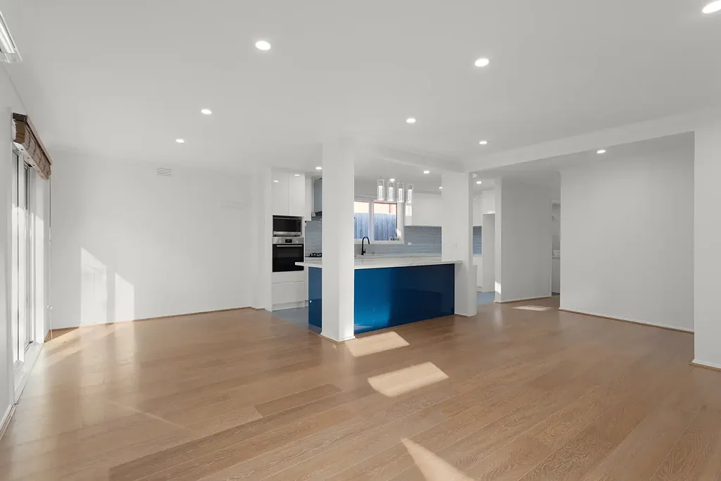 Spacious 4-Bedroom Family Home in Cheltenham with Separate Family Room