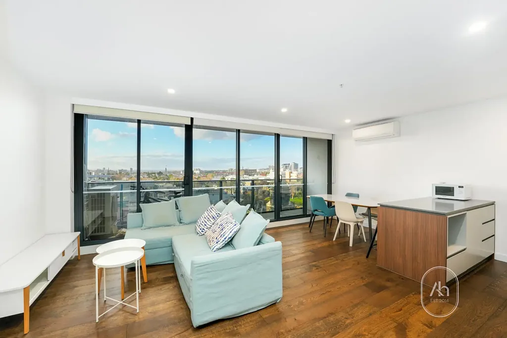 Furnished City-Fringe Apartment with Secure Parking