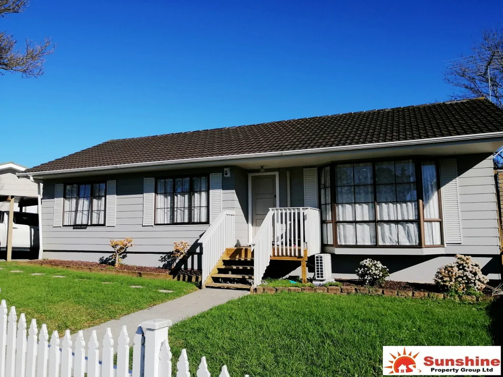 Well presented this lovely property offers 3 bedrooms and 1 bathroom