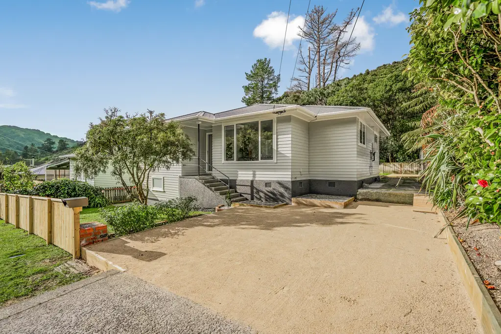 Wainuiomata 4chambre Complete Renovation Ready for you!