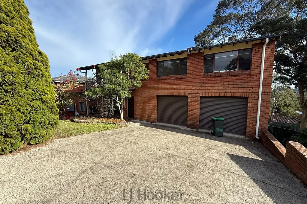 LARGE FAMILY HOME!