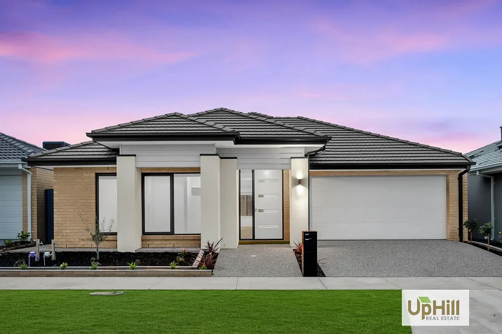 3 Lismac Avenue, Clyde North, VIC 3978