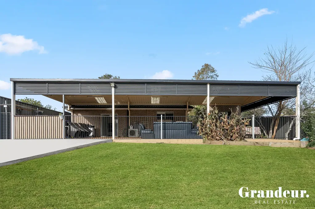 6 Aberdeen Road, Busby, NSW 2168