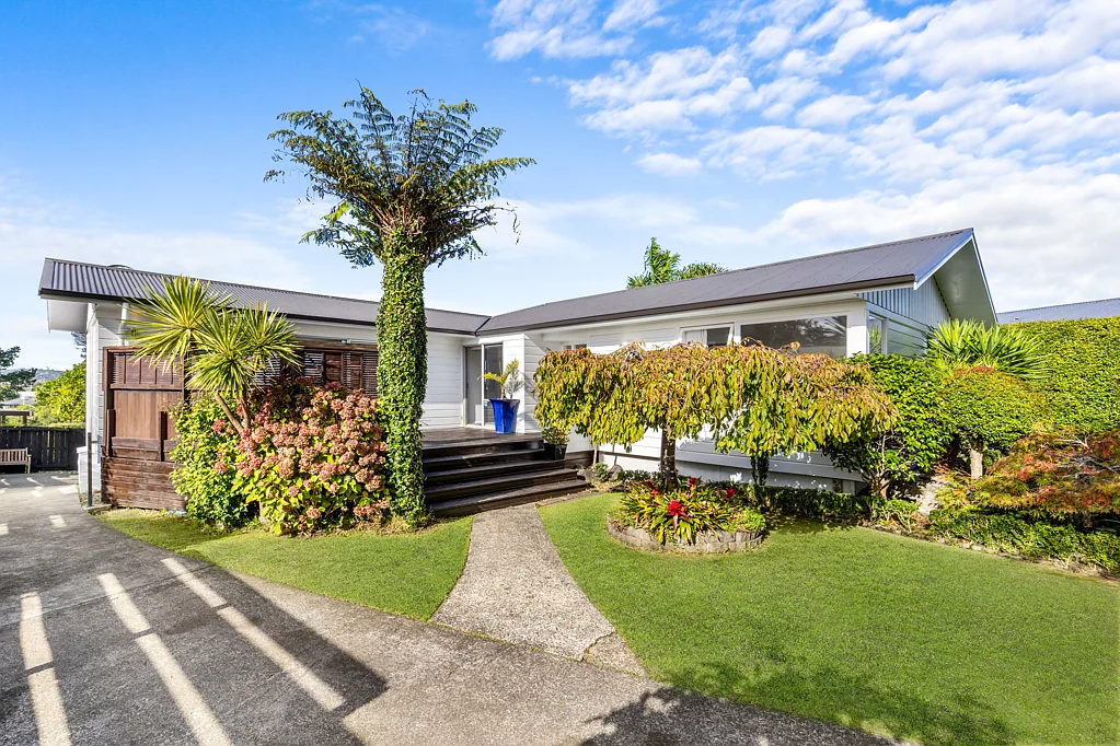 120 Ennis Avenue, Pakuranga Heights, Manukau City, Auckland
