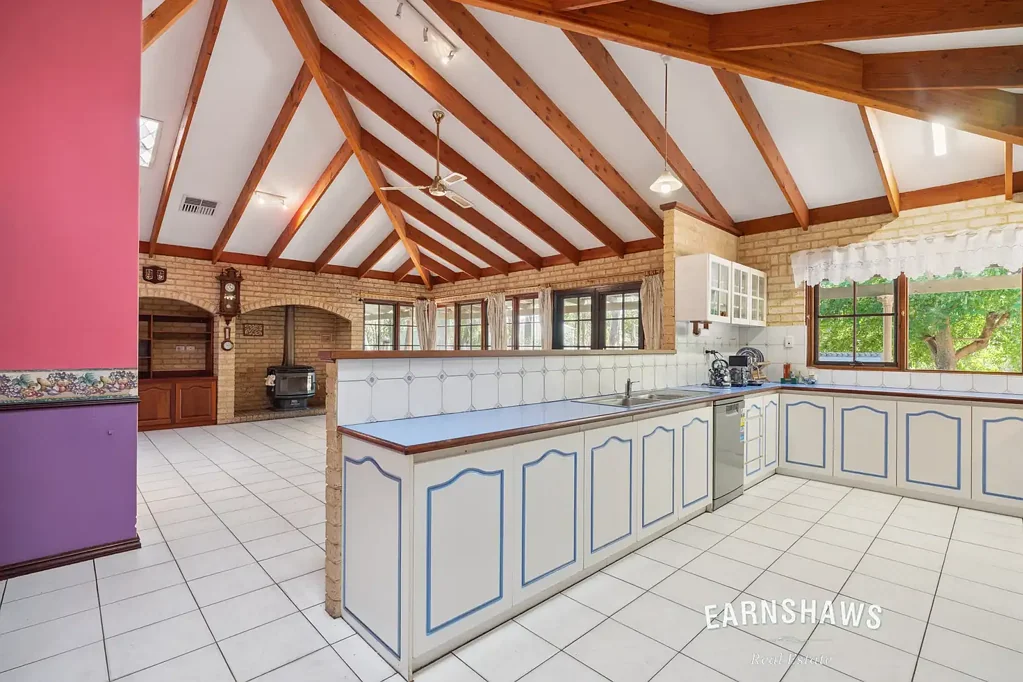 1355 Strettle Road, Glen Forrest, WA 6071