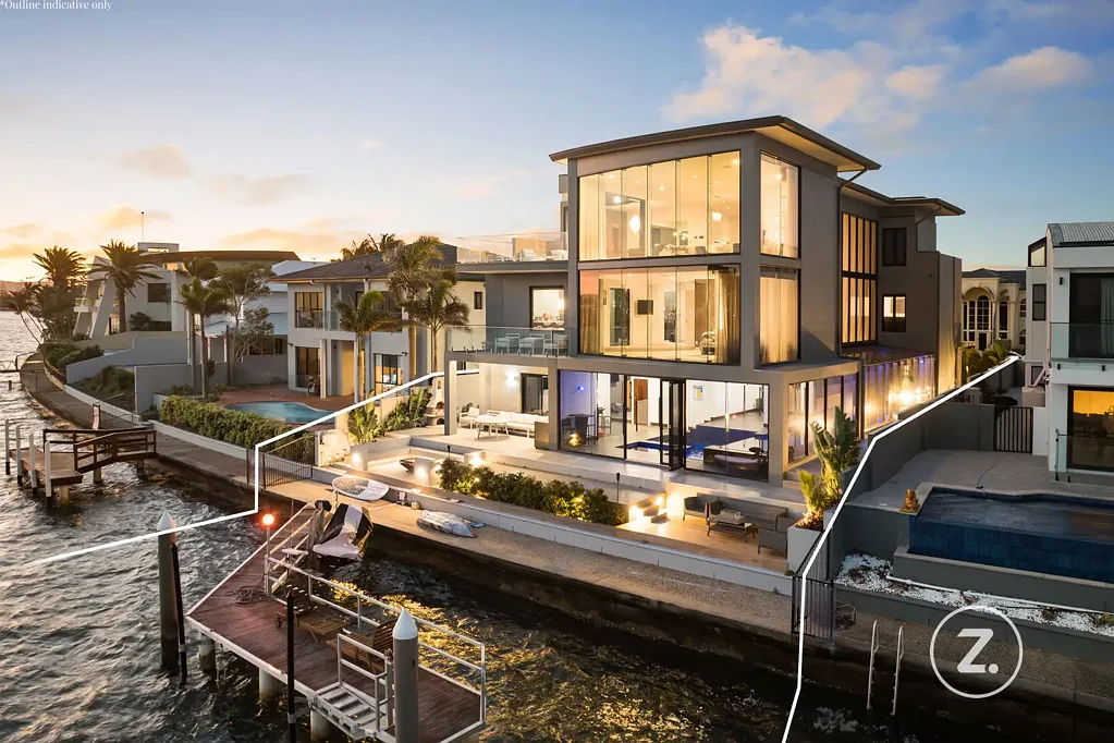 Paradise Point 5 Bedroom Iconic Waterfront Masterpiece with Panoramic Views in Sovereign Islands