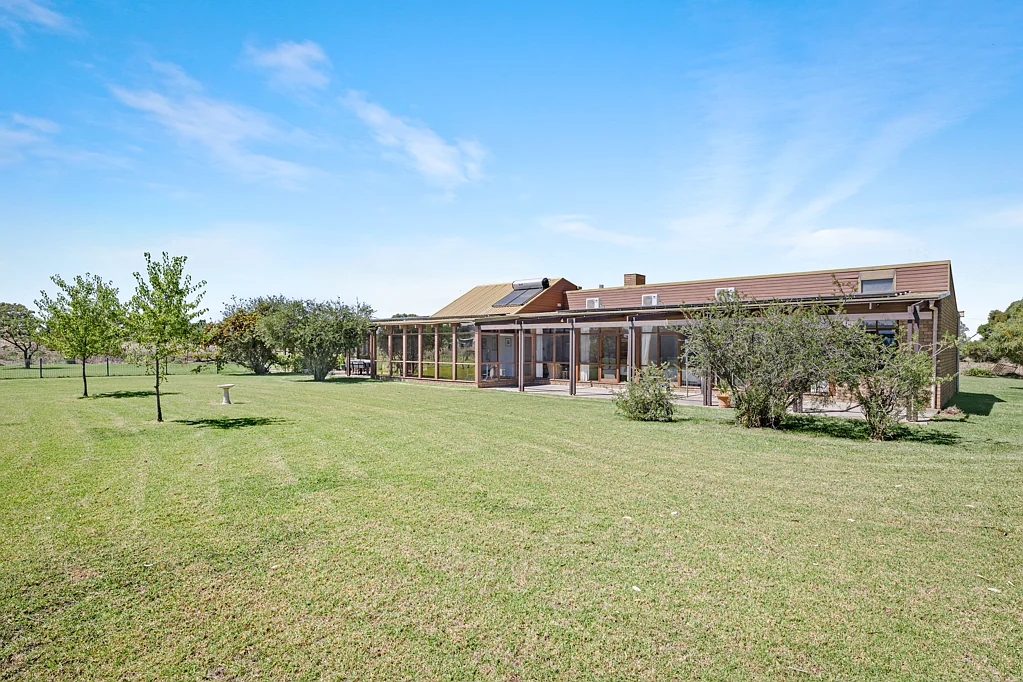 Corowa Exceptional Lifestyle Property on 12 acres