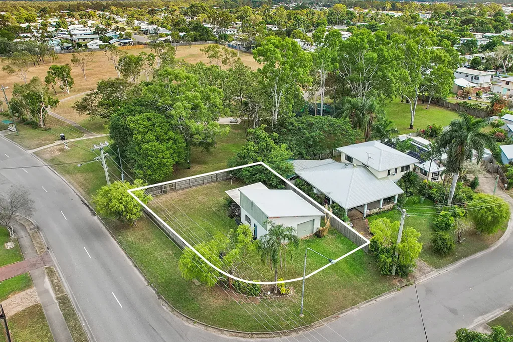 1 Sally Court, Rasmussen, QLD 4815