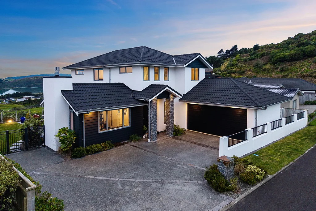 Aotea 4ਬੈੱਡਰੂਮ Your Dream Home with Breathtaking Water Views!