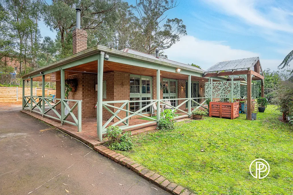 Gembrook 4غرفة نوم SPACIOUS FAMILY HOME, WITH ARTIST STUDIO, ONE ACRE approx.