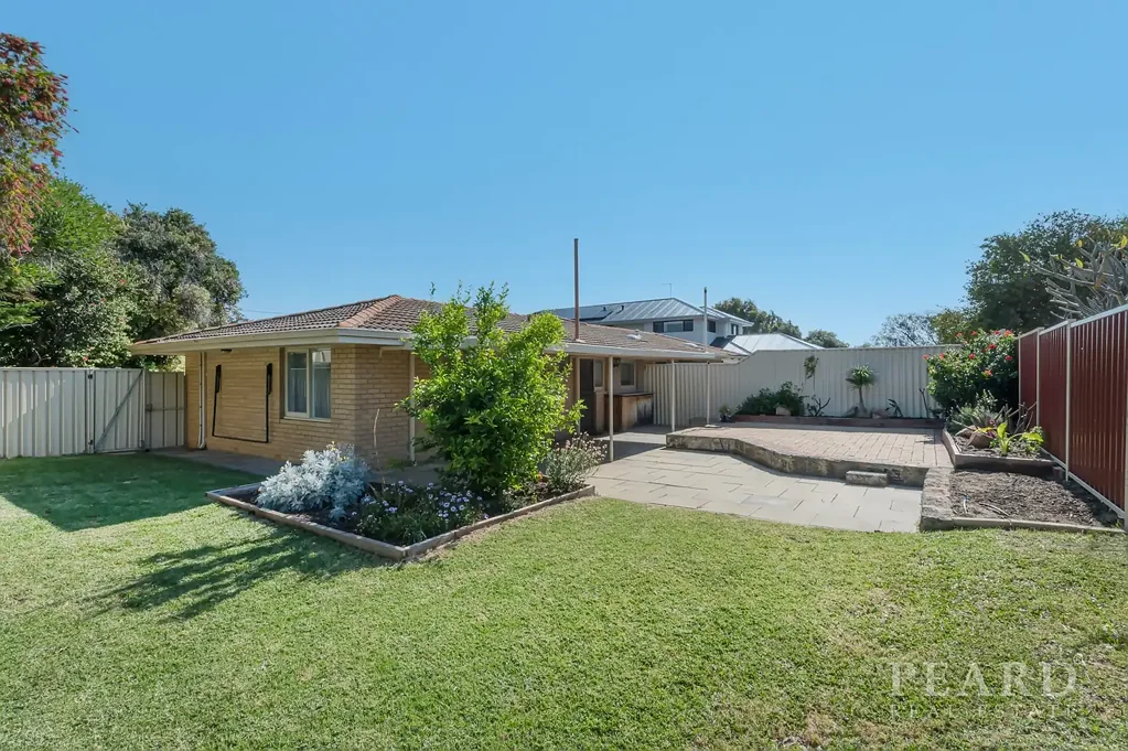 8a Clevedon Place, Kallaroo, WA 6025
