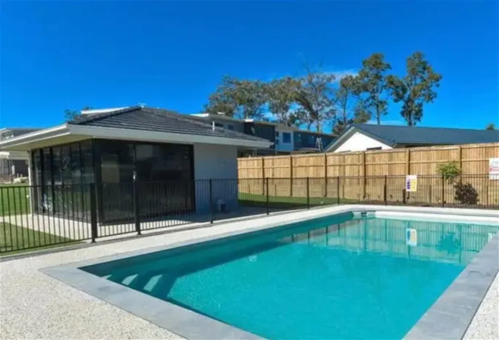 TERRIFIC TOWNHOUSE WITH PRIVATE BALCONY! Unit 29 / 131 Rockfield Road, Doolandella QLD 4077