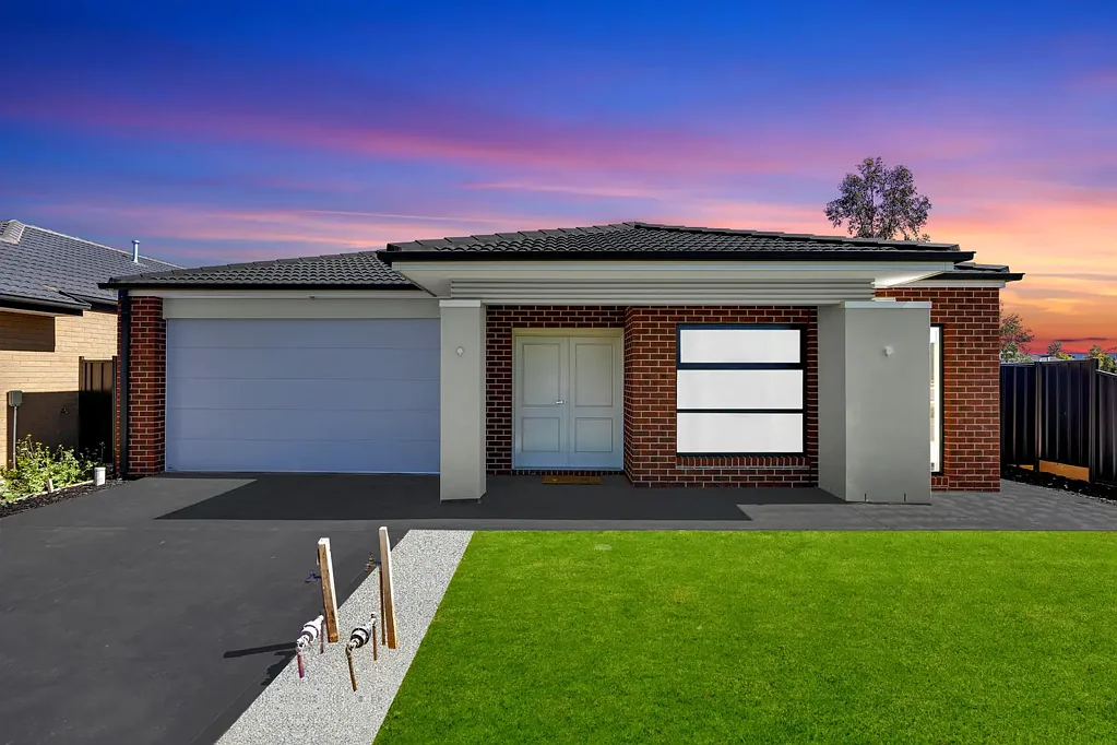 33 LONDONDERRY CRESCENT, Tarneit, VIC 3029