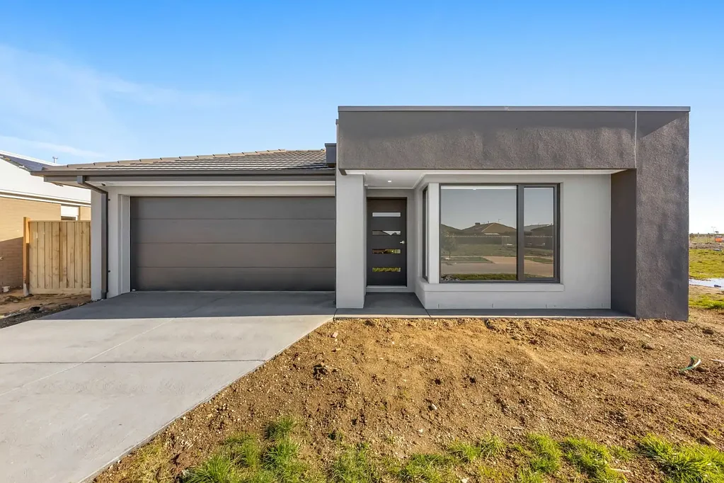 Brand New Family Home in a Quiet Winter Valley Location