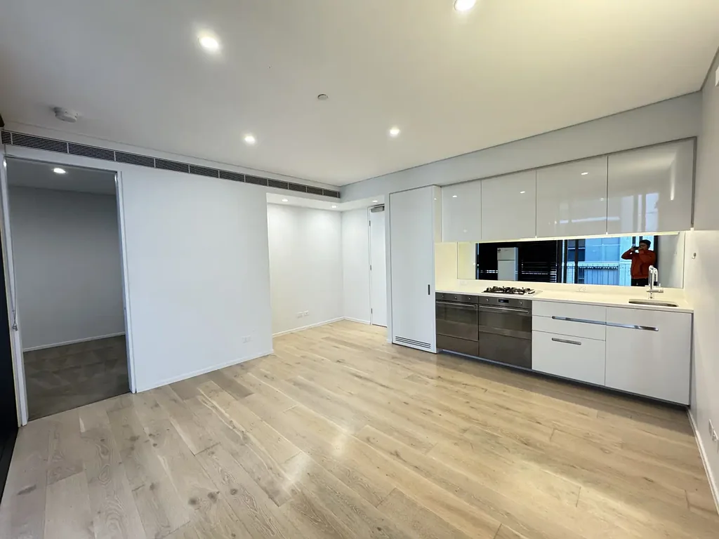 MODERN UNFURNISHED ONE BEDROOM WITH BILLS INCLUDED IN CENTRAL PARK