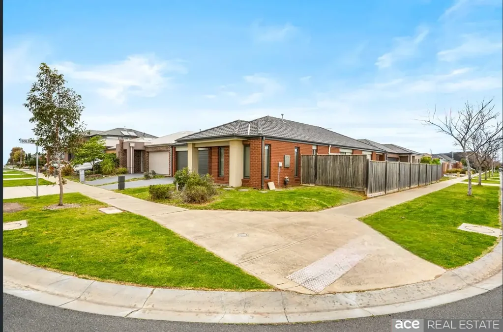 Spacious 4 Bedroom Home for Rent - 57 Solitude Crescent, Point Cook