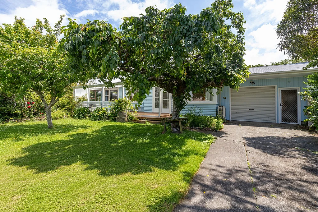 Featherston 3房 宁静温馨+出行便捷！步行即至幼儿园/学校，兼具实用性与魅力，拎包入住/出租/个性化改造任您选择！ Cool, Calm & Connected