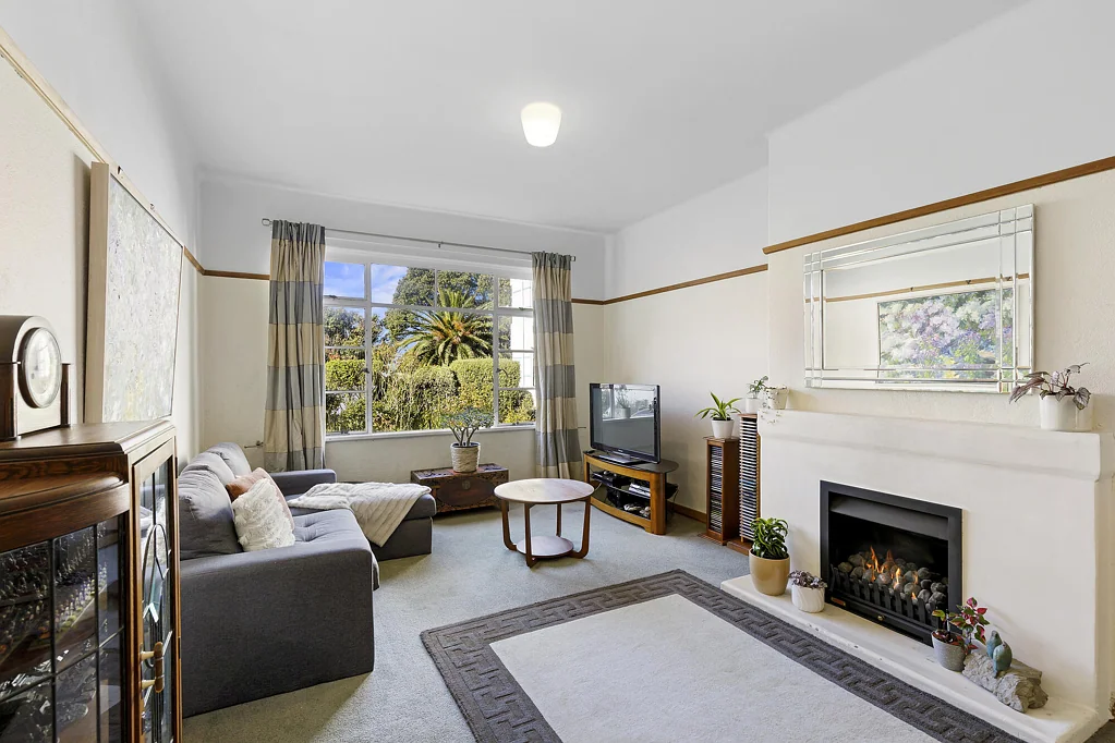 Thorndon 2غرفة نوم $75,000 below last sale in complex!