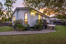 1/112 Colwill Road, Massey