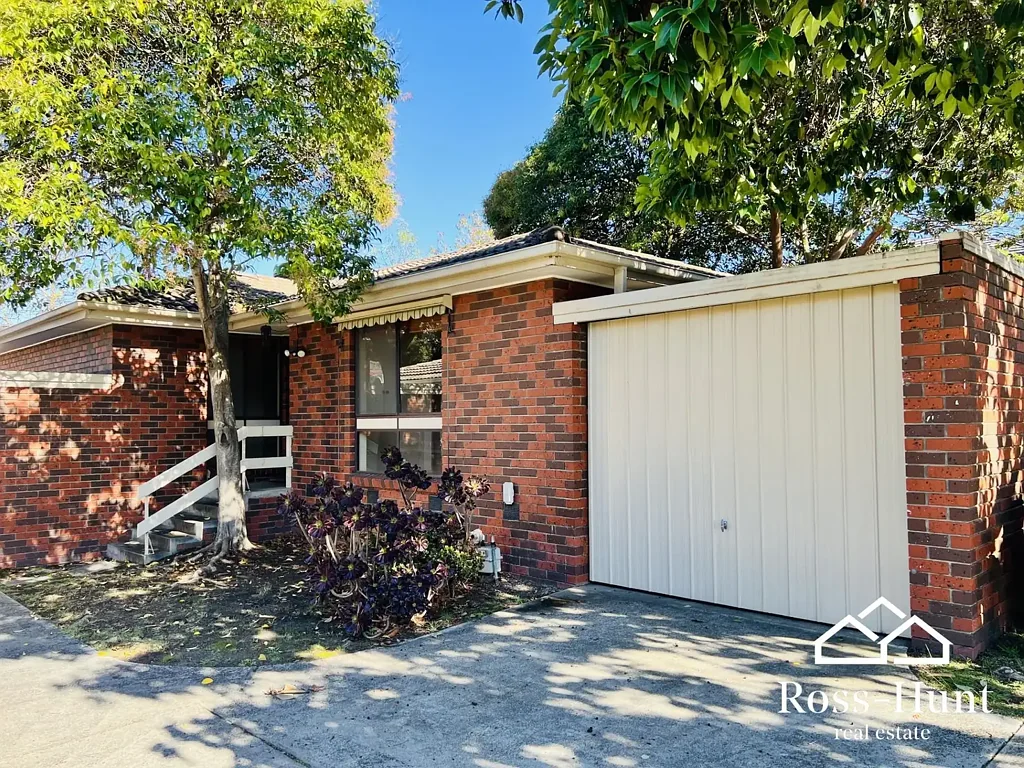 SPACIOUS 3 BEDROOM UNIT WITH LARGE PRIVATE DECK