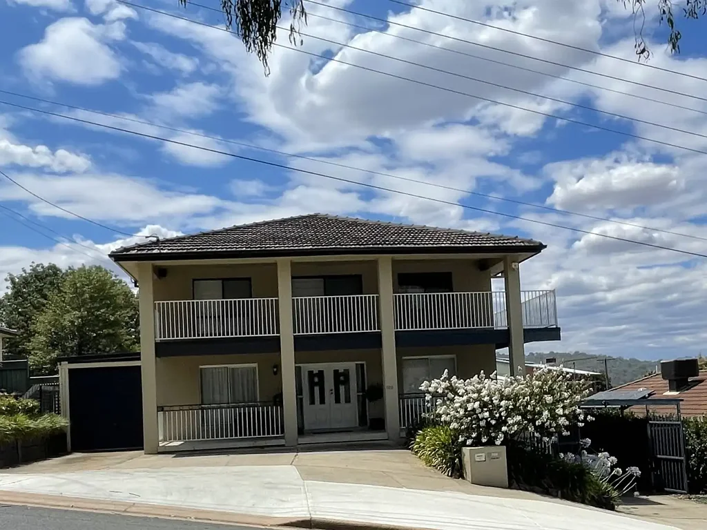 Hamilton Valley 7ห้องนอน Family Entertainer with Stunning Mountain Views