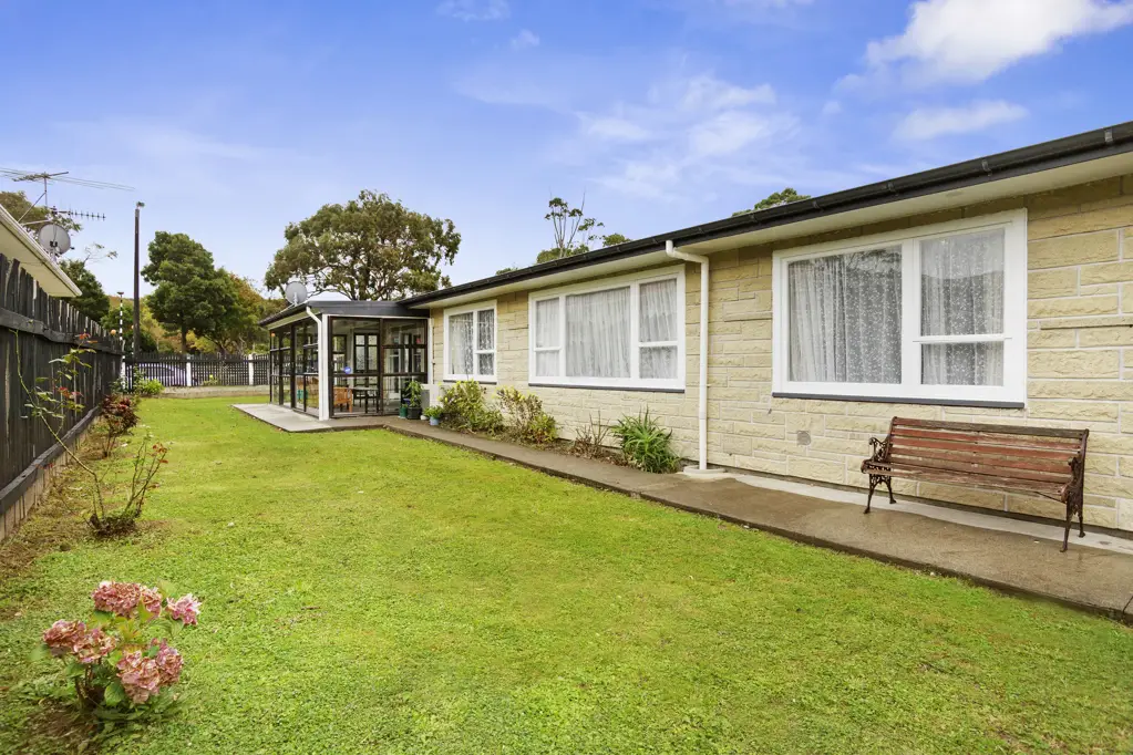 Wainuiomata 4બેડરૂમ Parkway Potential