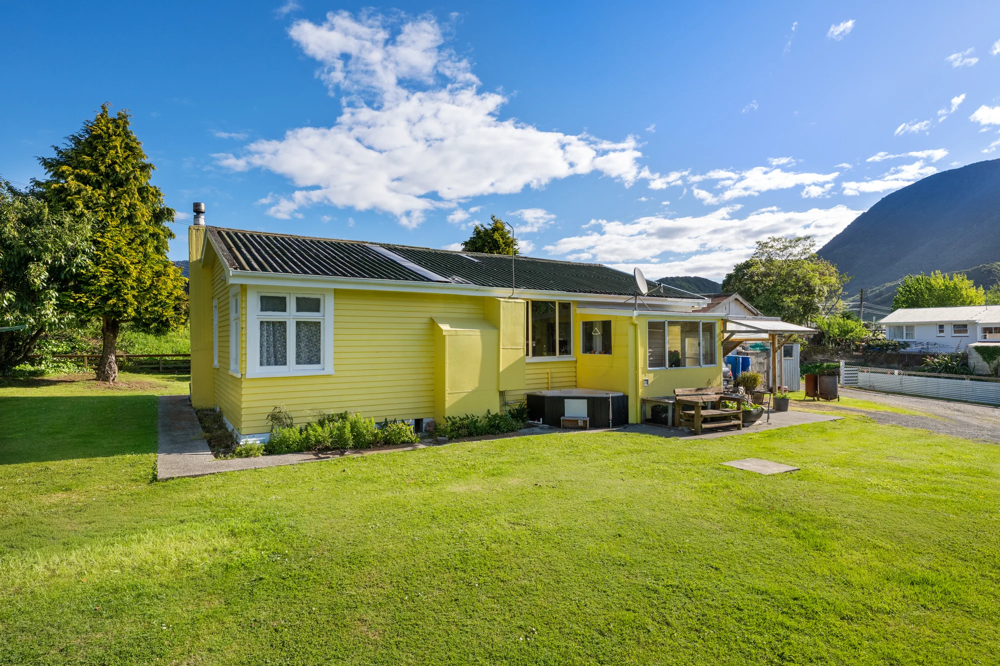 Picton 3Zimmer Affordable & Positioned for Progress - A Hot Buy!