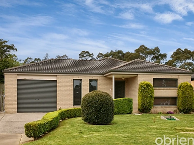 बाहरी क्षेत्र - 6 Oberon Place, Drouin, VIC 3818