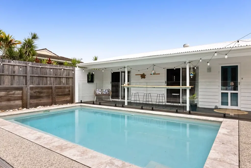 Buderim 4ਬੈੱਡਰੂਮ Tastefully Renovated cottage moments from Buderim Village