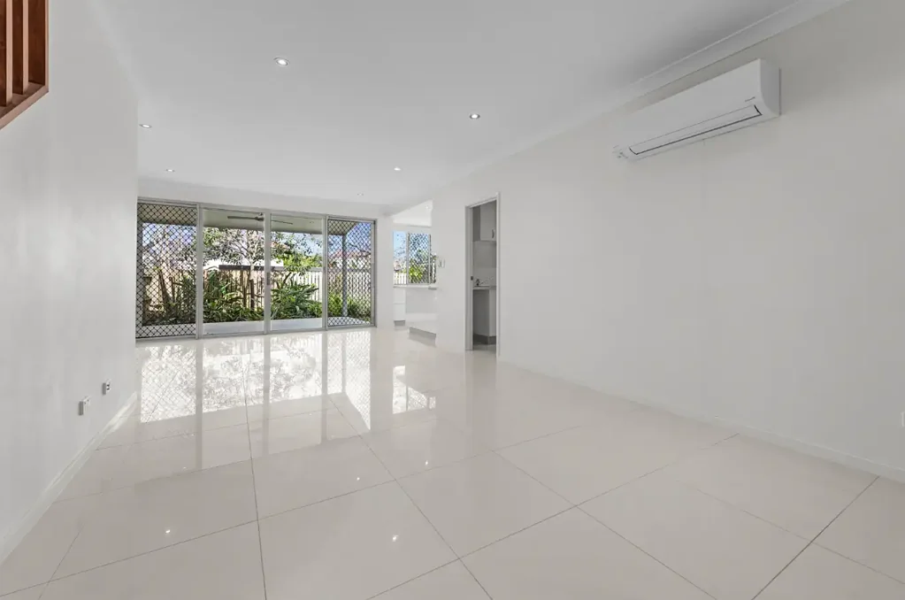 Modern & Private Townhouse in Convenient Morningside Location