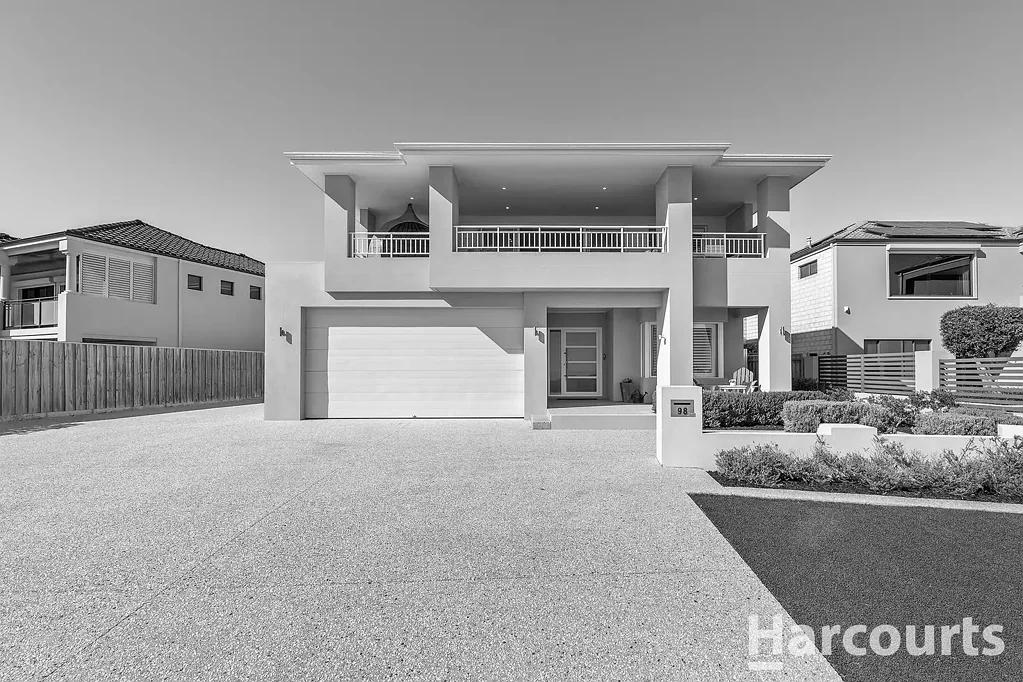 98 Boardwalk Boulevard, Halls Head, WA 6210