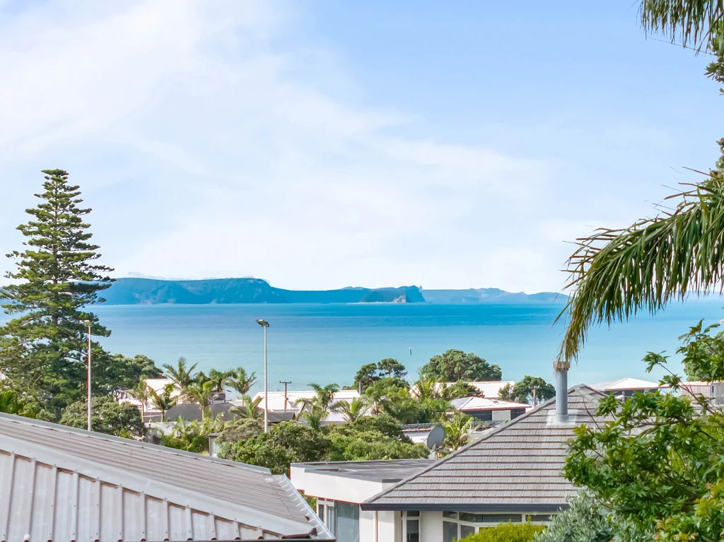 Red Beach 3 Bedroom $100K UNDER CV! PRESENT ALL OFFERS