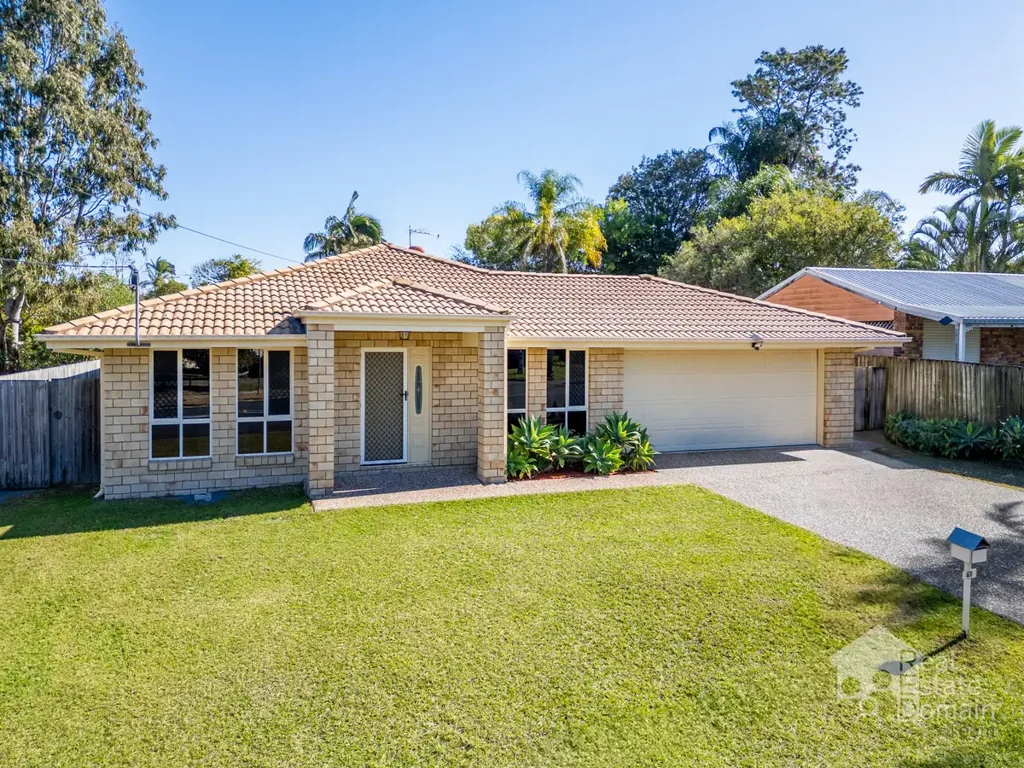 Boronia Heights 4部屋 Family-Sized Brick & Tile Home on 759m² – Walk to Shops, Parks & Transport!