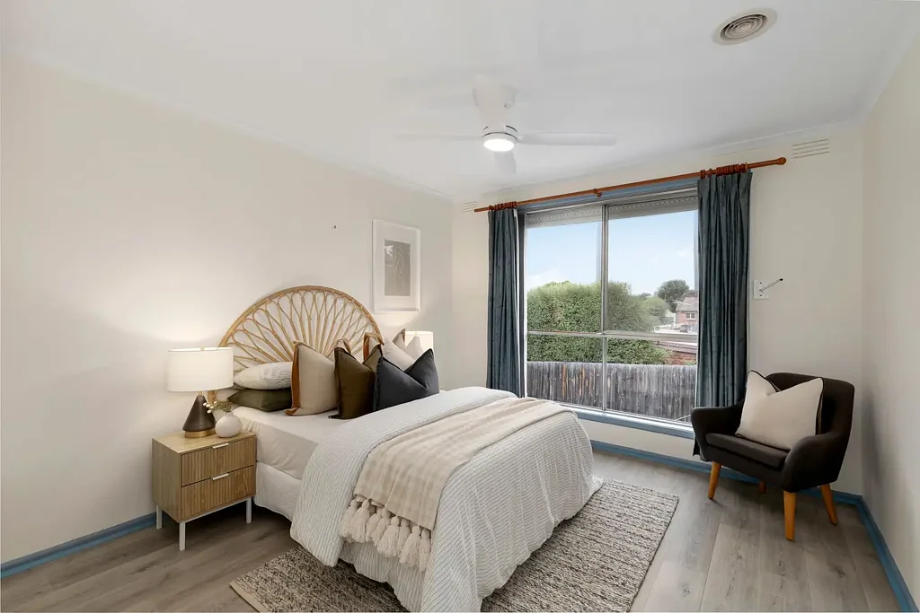 Greensborough 2 Bedroom Private Rear Sanctuary with Entertainer's Deck