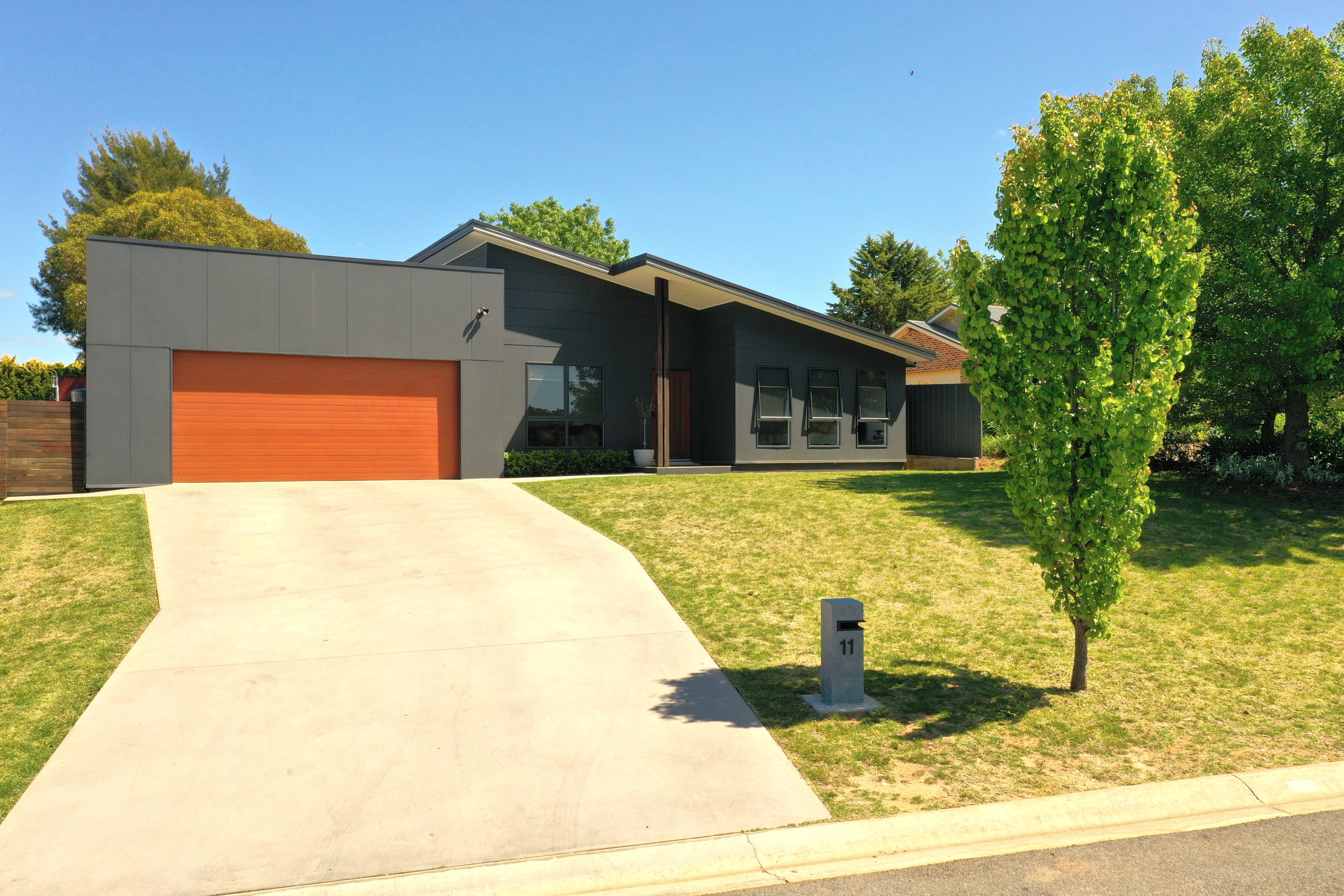 11 NELLEE PL, YOUNG NSW 2594, 0 Bedrooms, 0 Bathrooms, House