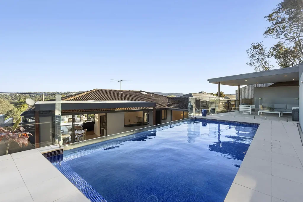 Collaroy 5침실 Elevated family sanctuary with ocean and district views