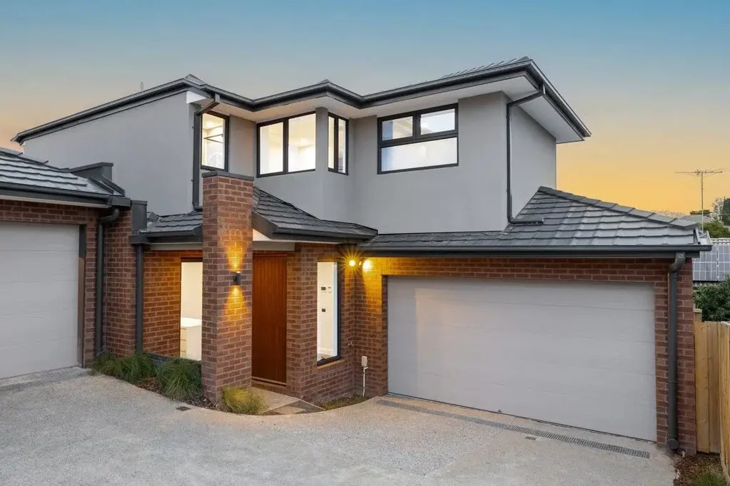 Mount Waverley 4ਬੈੱਡਰੂਮ 2 SOLD, 1 REMAINING IN THIS BOUTIQUE COLLECTION OF LUXURY TOWN HOMES