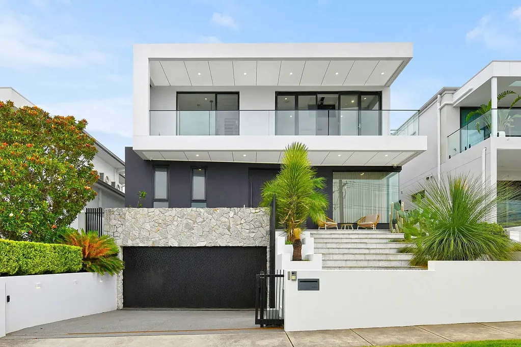 Architectural Brilliance in Cabarita's Premier Harbourfront Enclave