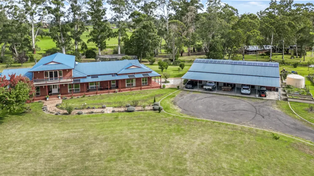 Tanjil South 5 Slaapkamer Private Riverfront Retreat with Productive Pastures & Off-Grid Luxury