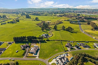 22 Karaka Village School Lane, Karaka, Franklin