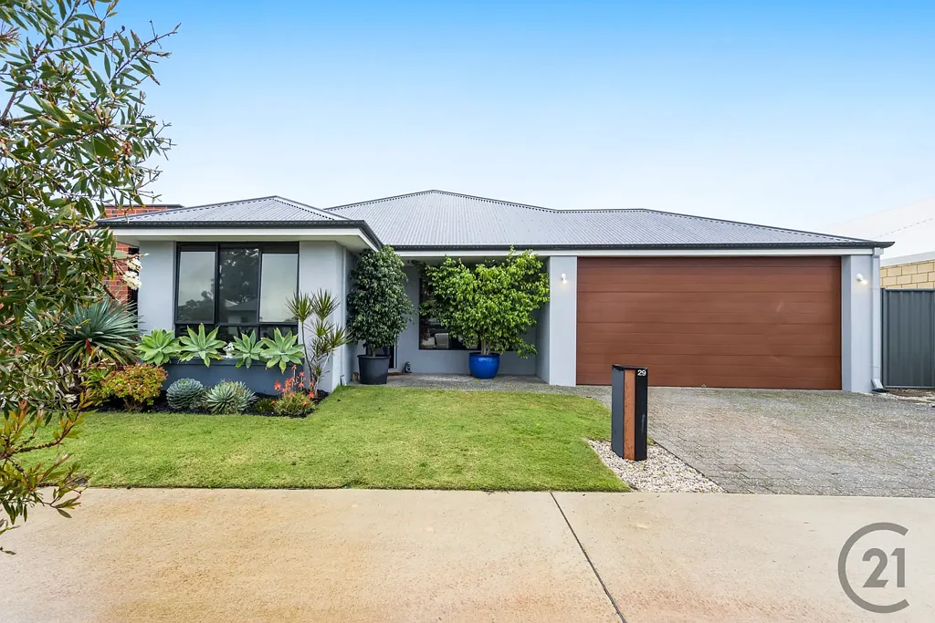 29 Dragonfly Boulevard, Lakelands, WA 6180
