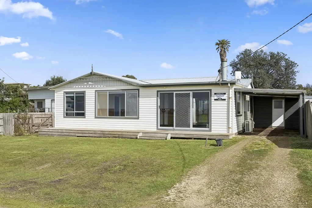 Peterborough 4બેડરૂમ Coastal retreat with river views