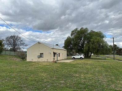 Barraba 1Zimmer Spacious Property with Large Colourbond Shed & Self-Contained 1-Bedroom Unit