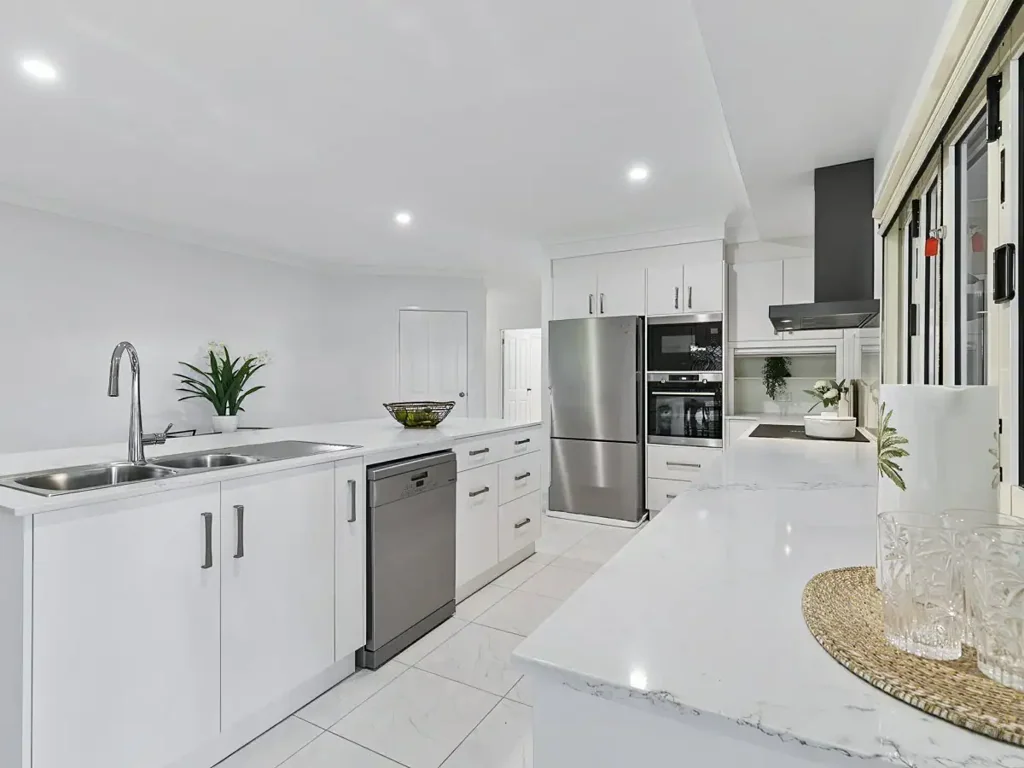 1 Whitehaven Court, Clifton Beach, QLD 4879