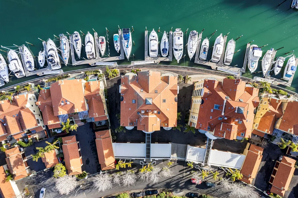 Gulf Harbour 3房 三层海景顶层奢寓，带专属码头泊位，人气社区稀缺珍品，尽享滨水生活魅力，演绎极致奢华 Overseas owner quits, present all offers!