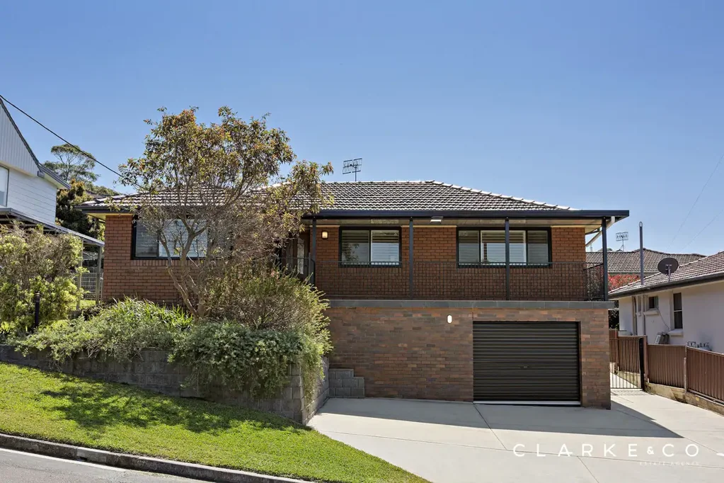 Cardiff 3 Slaapkamer CARDIFF FAMILY GEM WITH VIEWS AND VERSATILITY!
